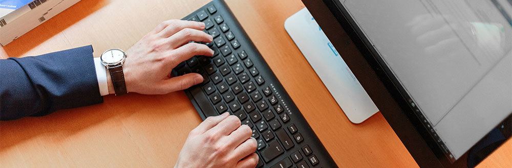 hand on keyboard