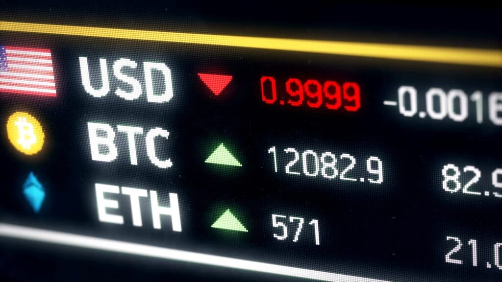 Illustration of Eth and Bitcoin going up