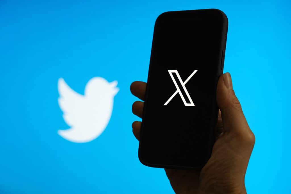 Twitter New Logo on a Smartphone Screen