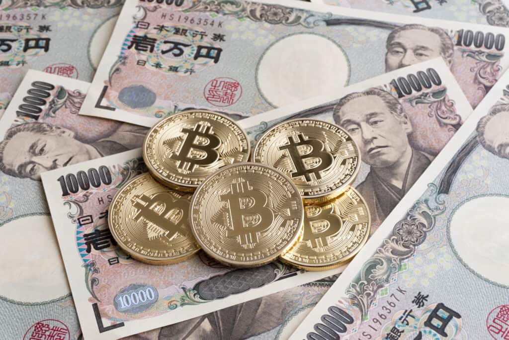 Bitcoins and Japanese Yen Bills